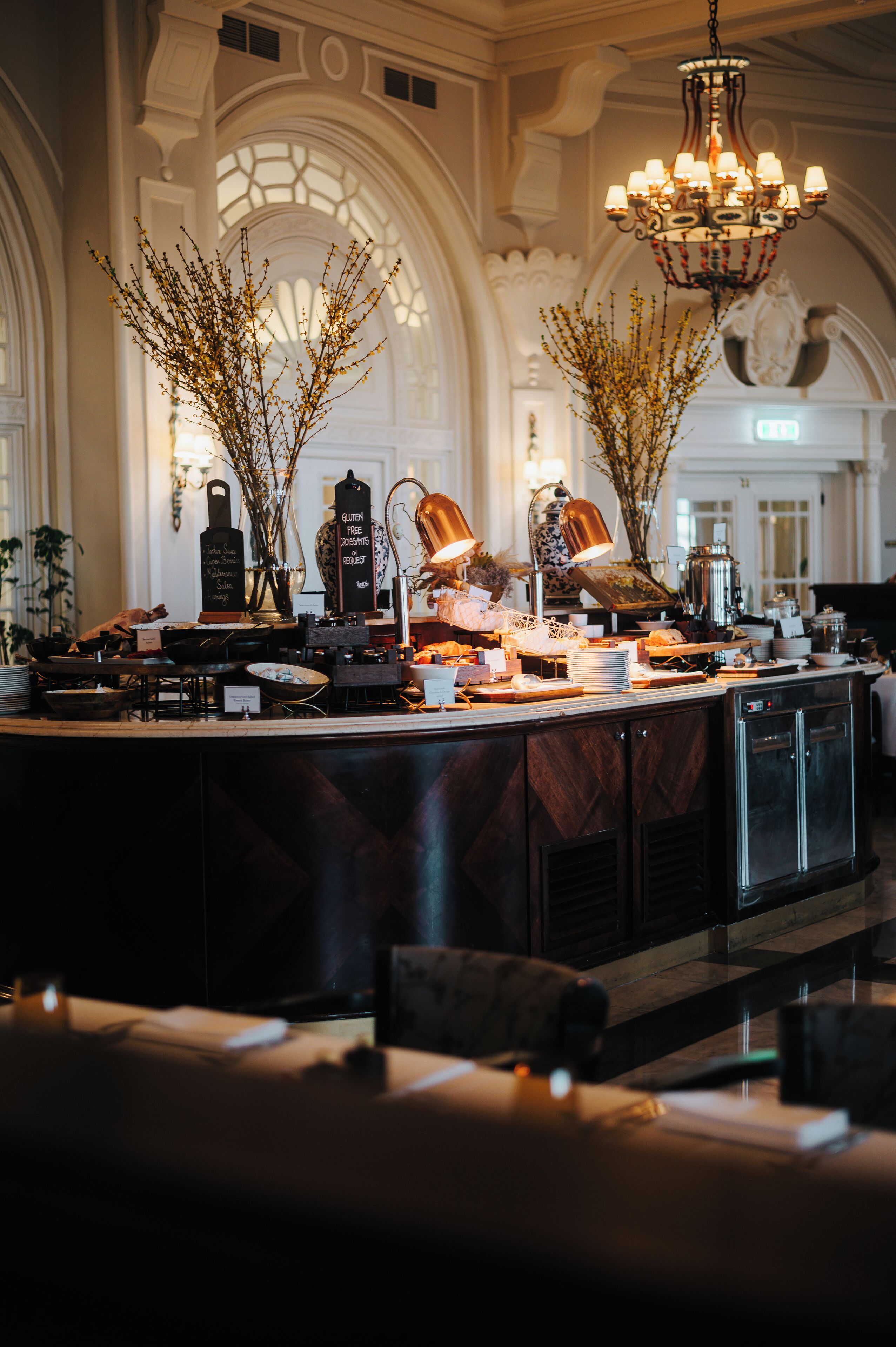 3 restaurants servant le petit déjeuner