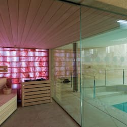 Sauna, bagno turco, massaggi con le pietre calde, massaggi “deep tissue”