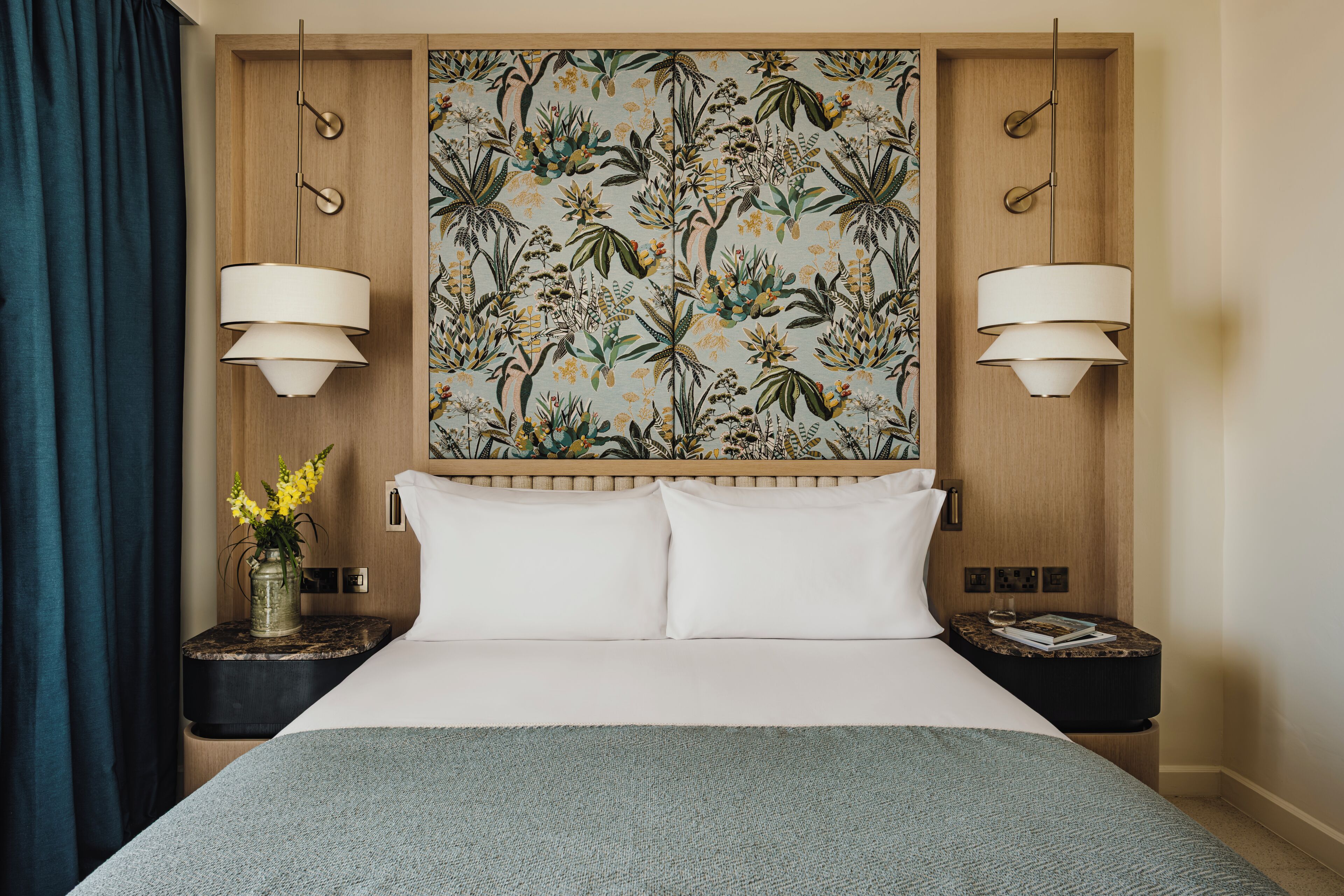 Ropa de cama de alta calidad y artículos del minibar gratis 