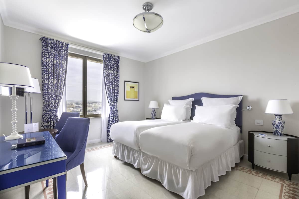 Superior Twin Room | 1 bedroom, hypo-allergenic bedding, free minibar items, in-room safe