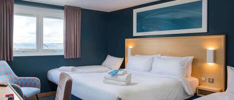 Desk, rollaway beds, WiFi