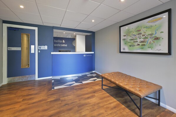 Lobby - Travelodge Alcester (Alcester)