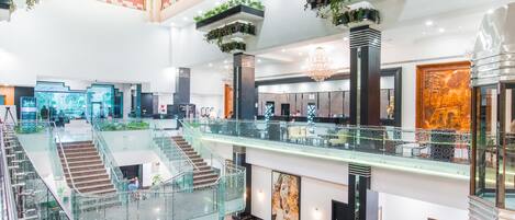 المنشأة من الداخل