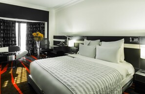 Deluxe Room | Premium bedding, minibar, in-room safe, individually furnished - Le Meridien Bangalore (Bengaluru)