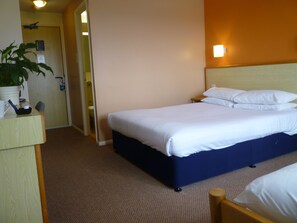 View from room - Redwings Lodge Uppingham (Oakham)