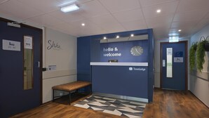 Lobby - Travelodge Medway M2 (Gillingham)