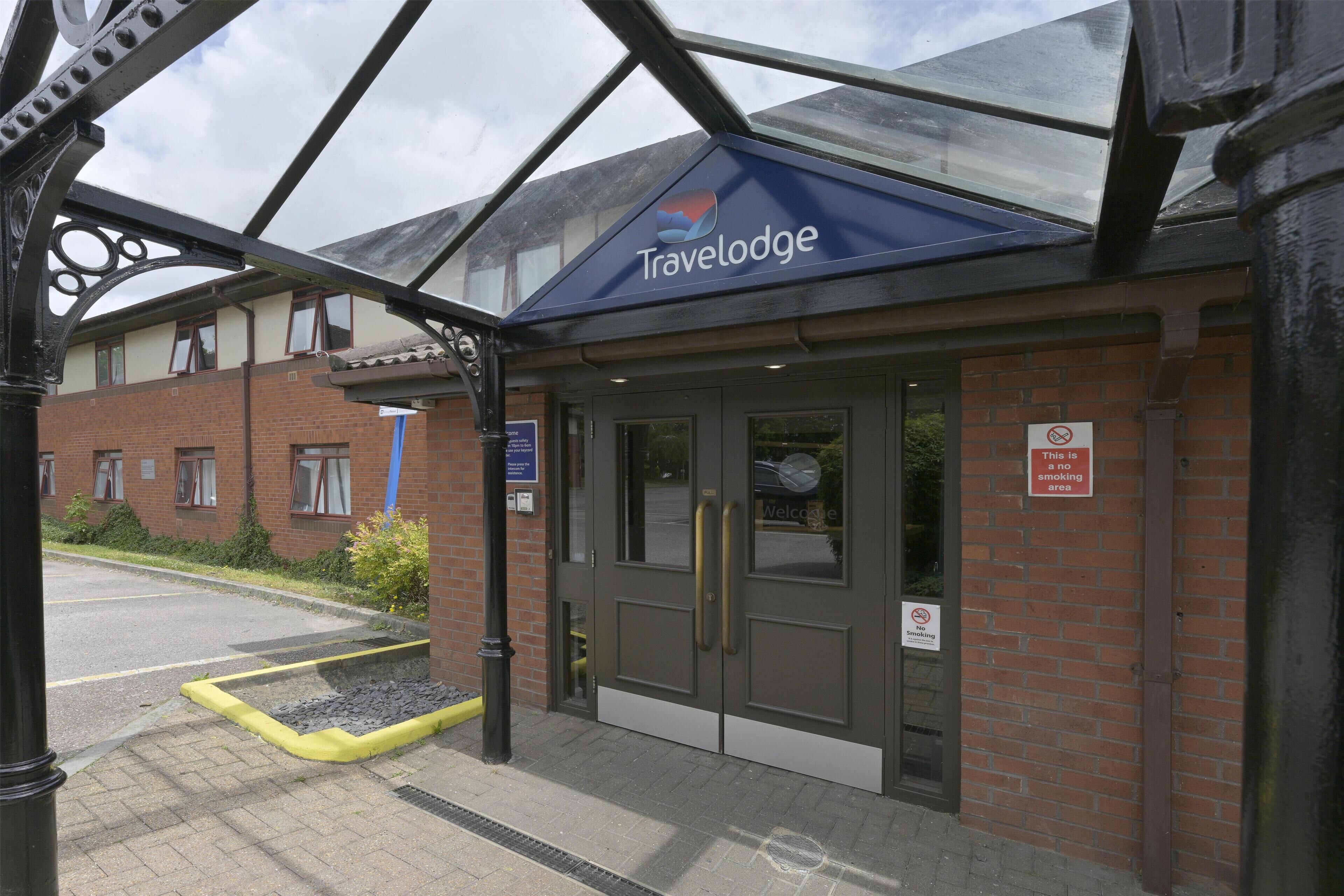 المنشأة من الخارج