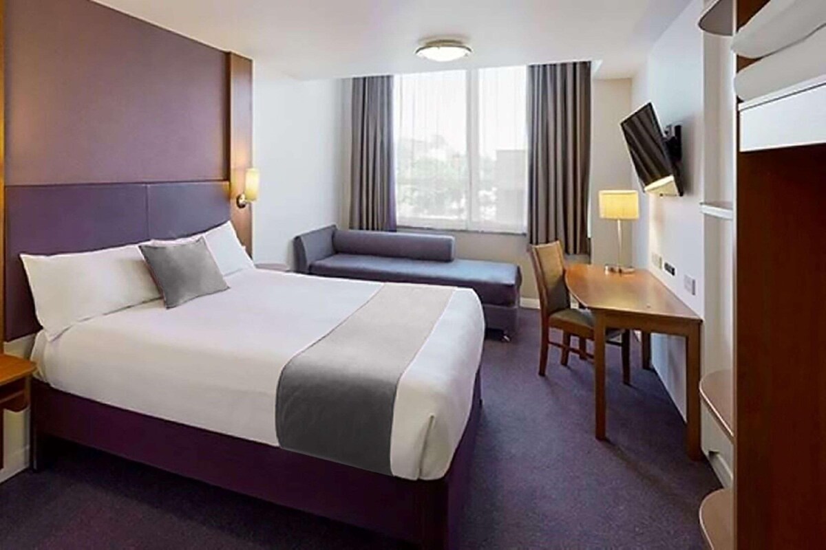 1 Double Bed Non-Smoking Deluxe Room