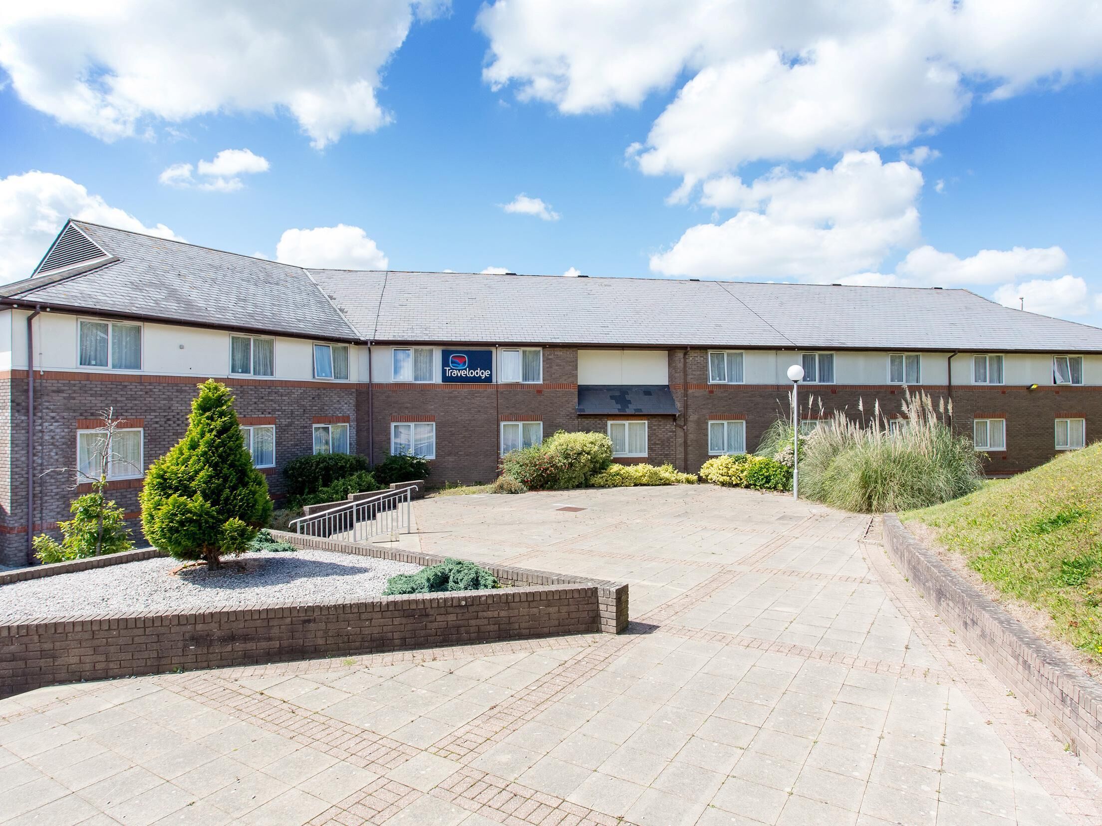 المنشأة من الخارج