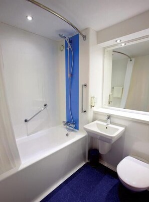 Bathroom - Travelodge Saltash (Saltash)