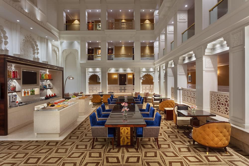 Sheraton Grand Pune Bund Garden Hotel