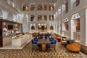 Executive Suite, 1 Bedroom | Lounge