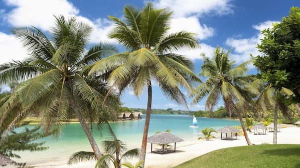 Private beach, free beach cabanas, sun-loungers, beach umbrellas