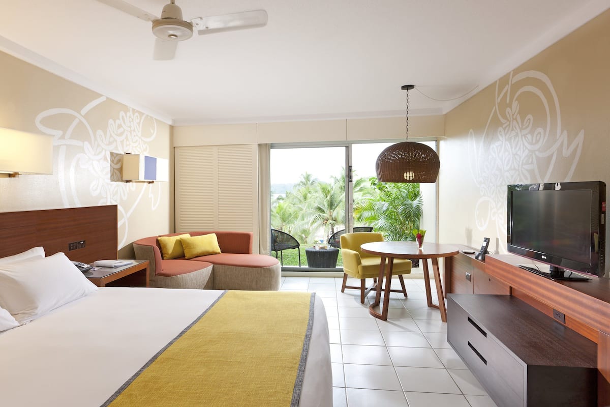 room, 1 king bed, resort view | 1 bedroom, in-room safe, blackout curtains, soundproofing