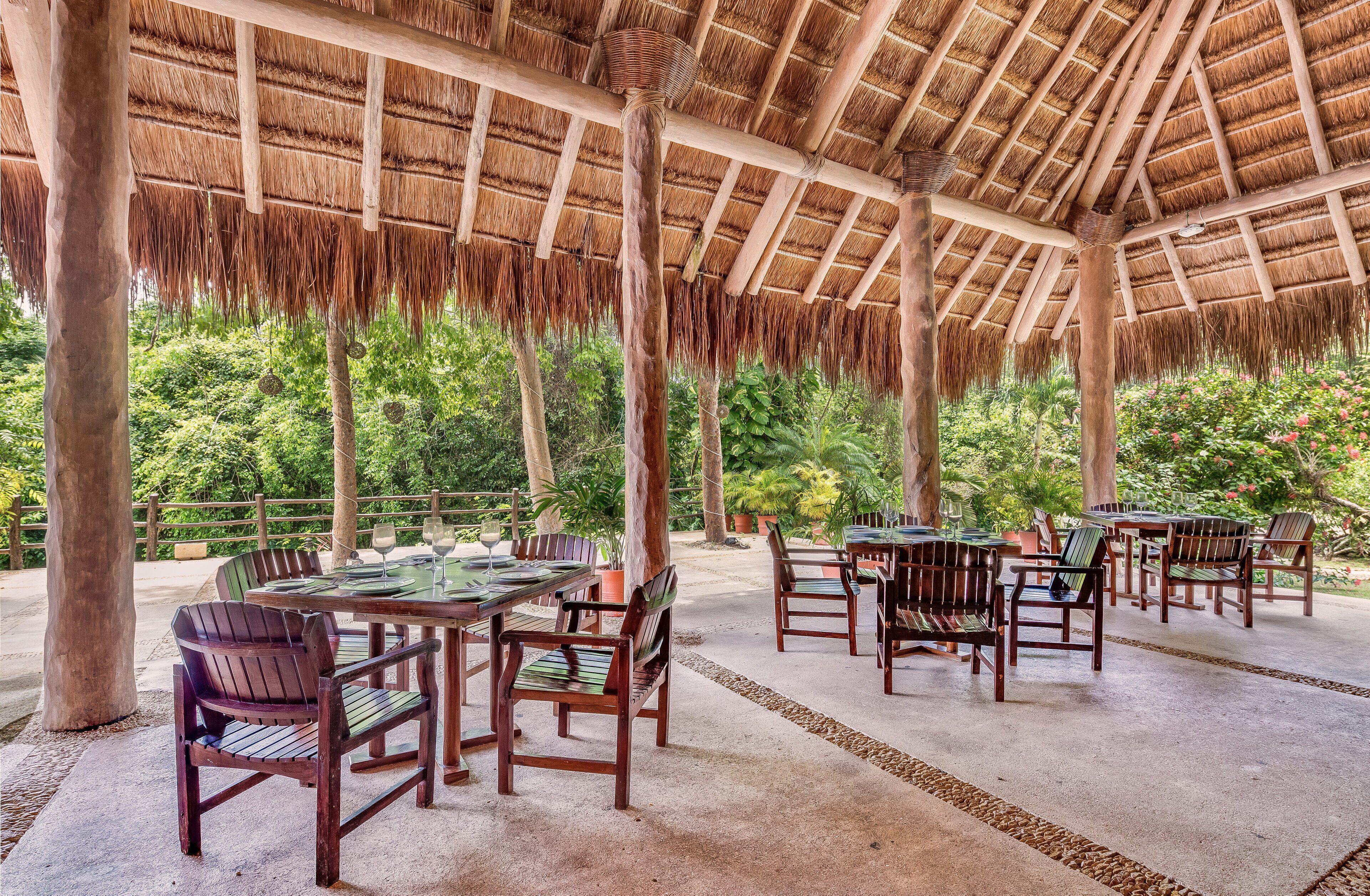 free daily cooked-to-order breakfast