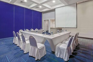 Meeting facility - CHN Hotel Monterrey Centro, Trademark by Wyndham (Monterrey)