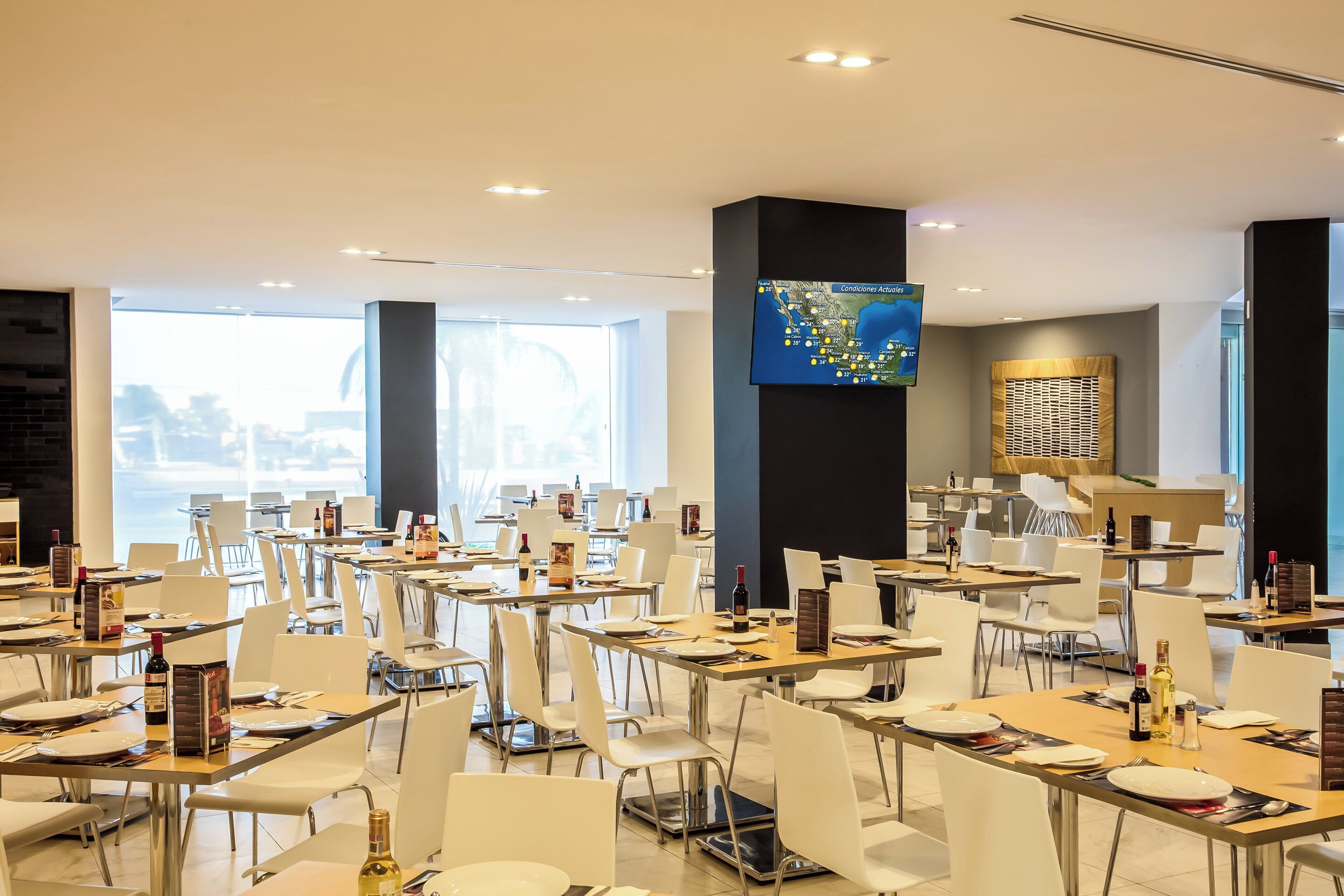 Breakfast, lunch, dinner served; international cuisine 