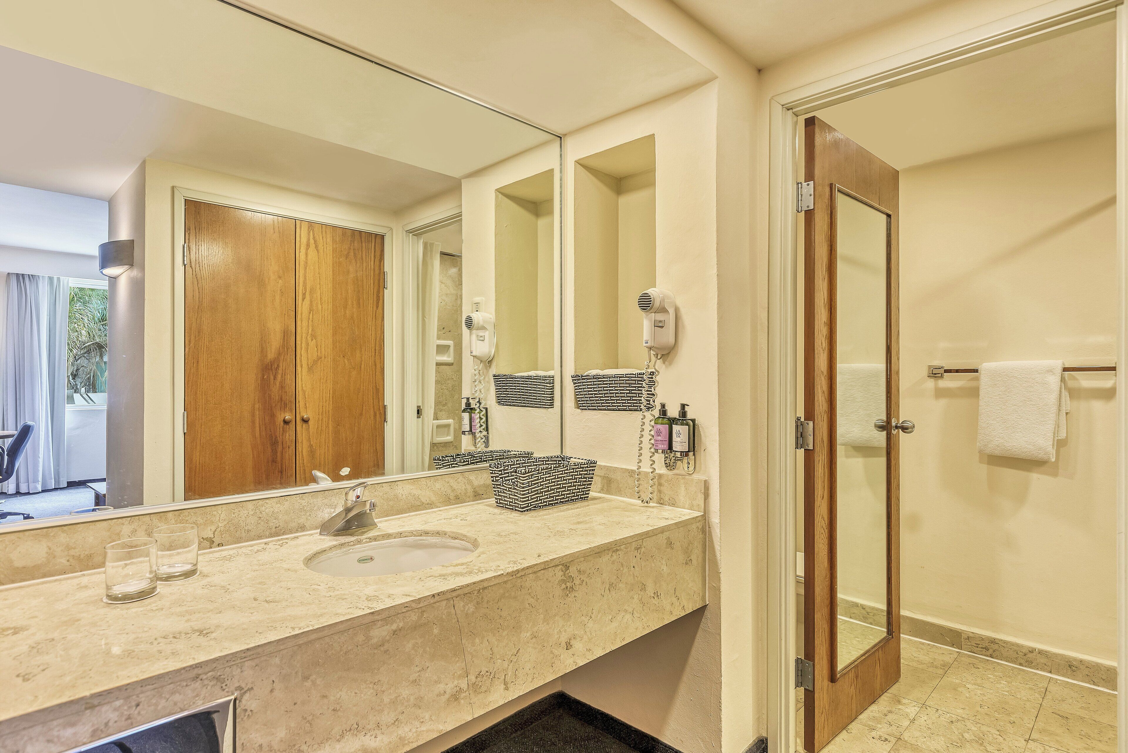 Foto - Fiesta Inn Express San Luis Potosí Oriente