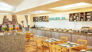 Petit déjeuner buffet compris tous les jours