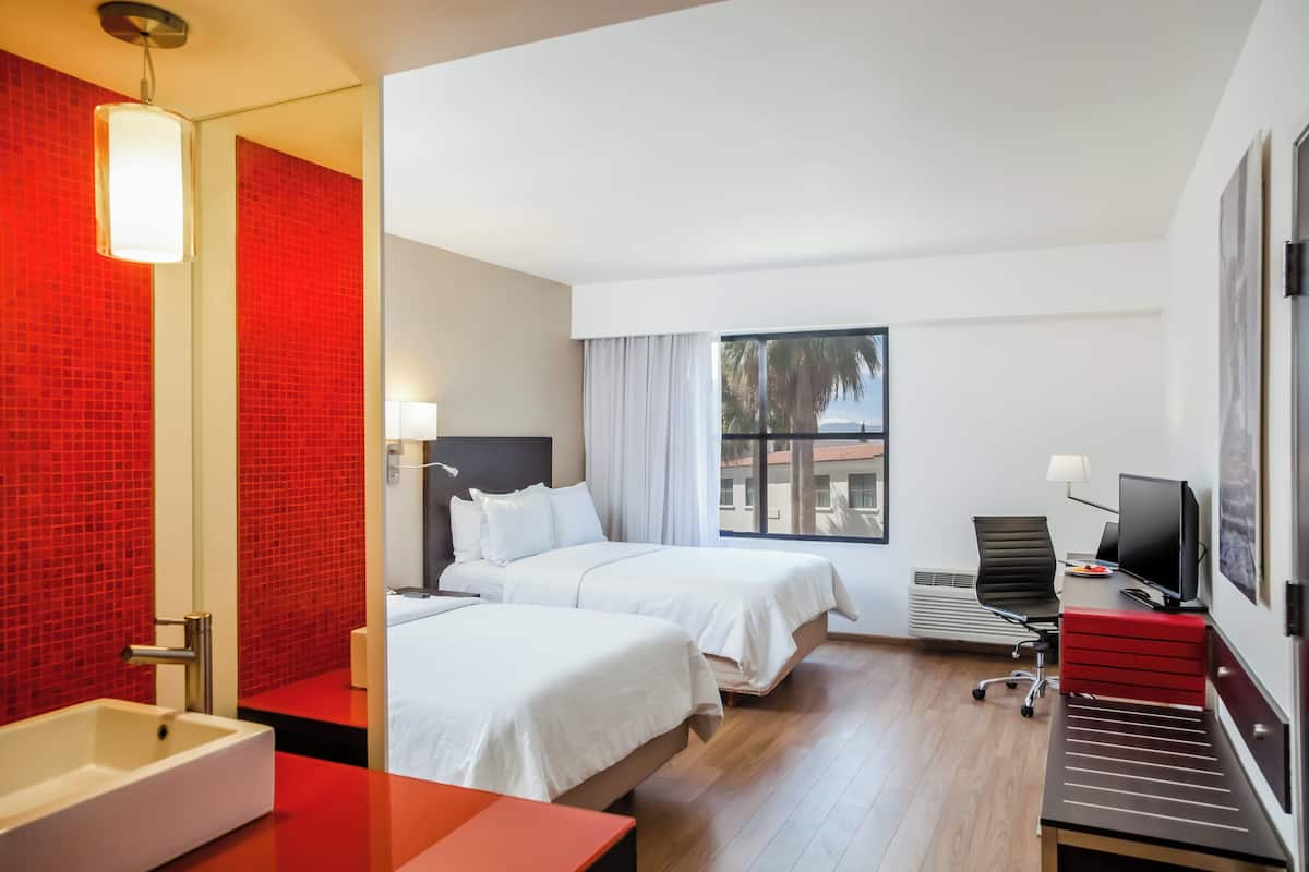 Executive Room, 2 Double Beds | In-room safe, desk, iron/ironing board (on request), WiFi (free)