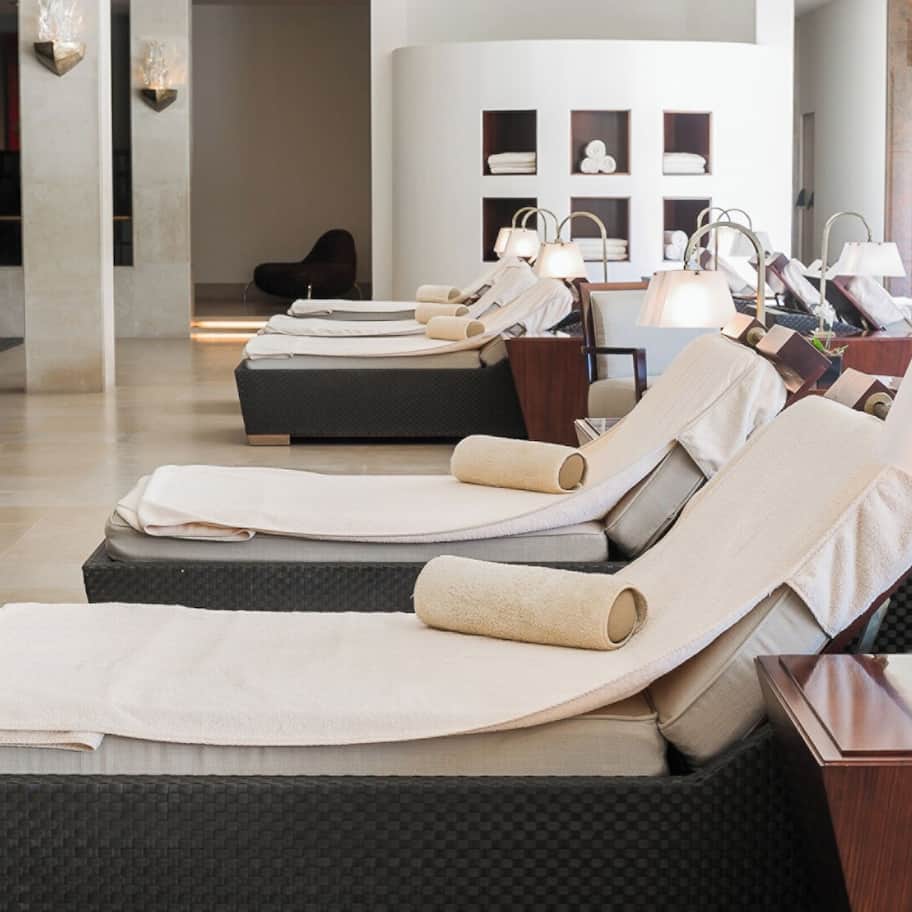 Sauna, steam room, body treatments, aromatherapy, body wraps