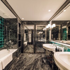 Premier Room, 1 King Bed, Park View | Bathroom | Separate tub and shower, deep soaking tub, designer toiletries - Four Seasons Hotel Ritz Lisbon (Lisbon)