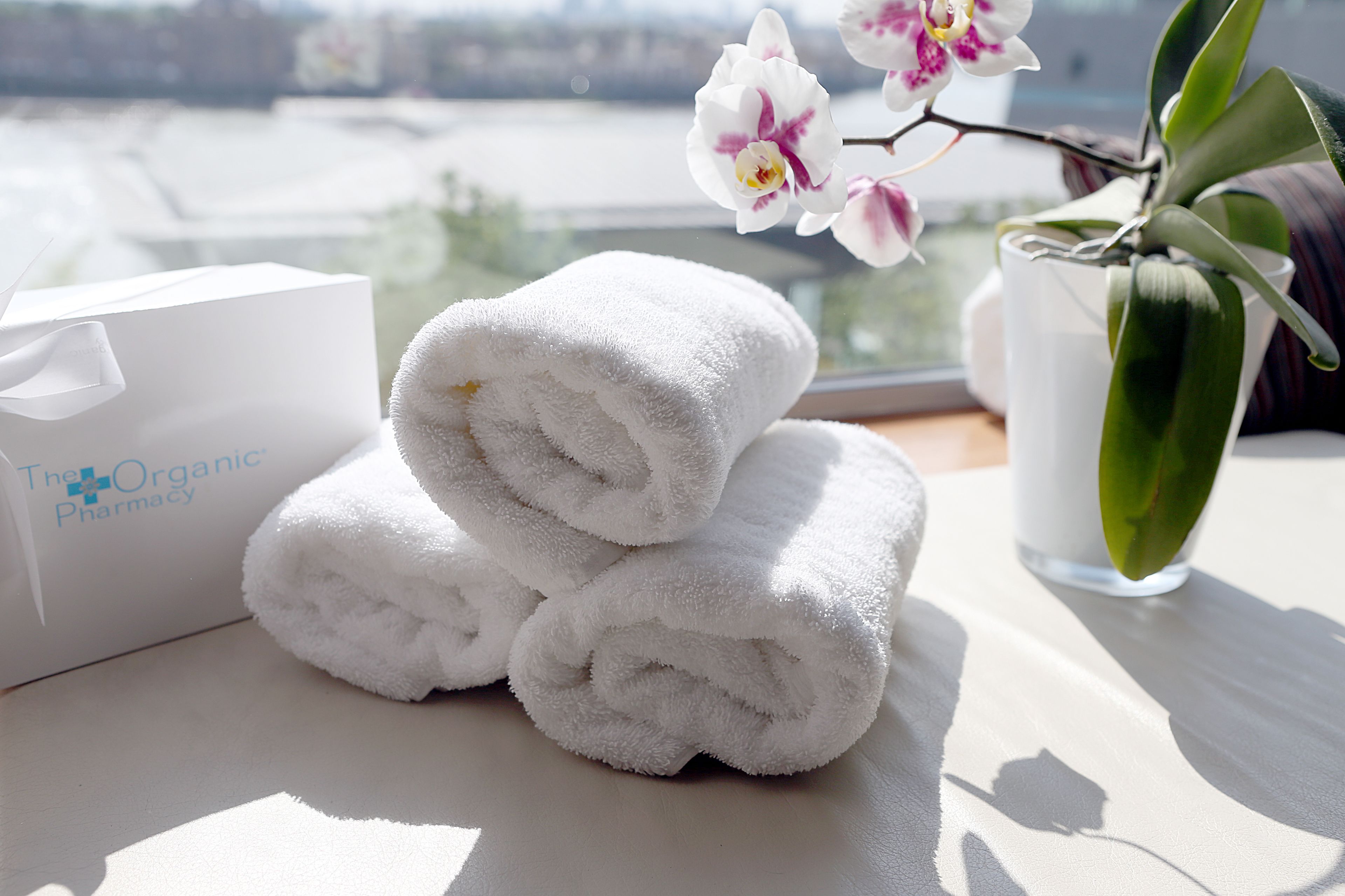 sauna, hot tub, steam room, body treatments, aromatherapy, facials