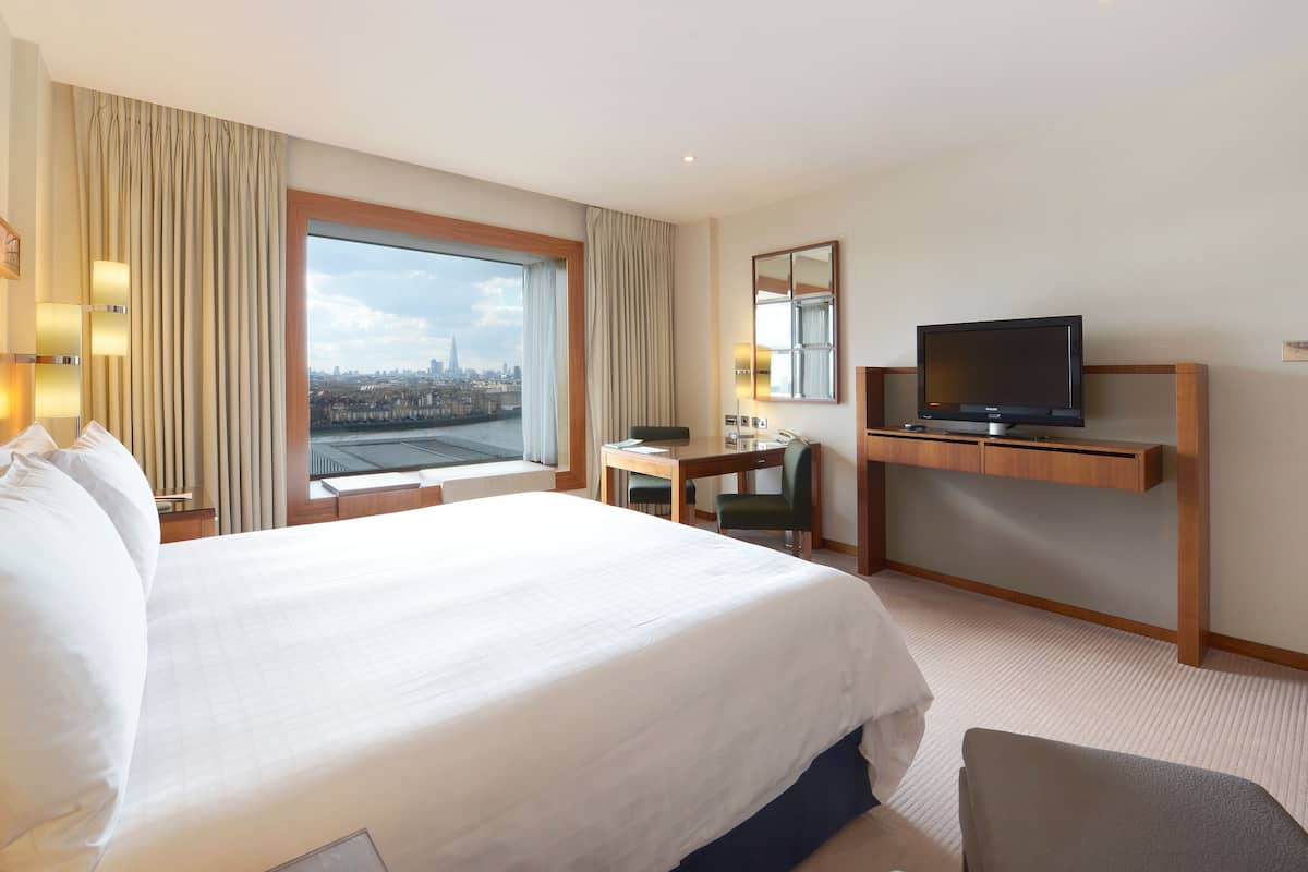 Deluxe Room, 1 King Bed | Egyptian cotton sheets, premium bedding, down duvets, pillow-top beds