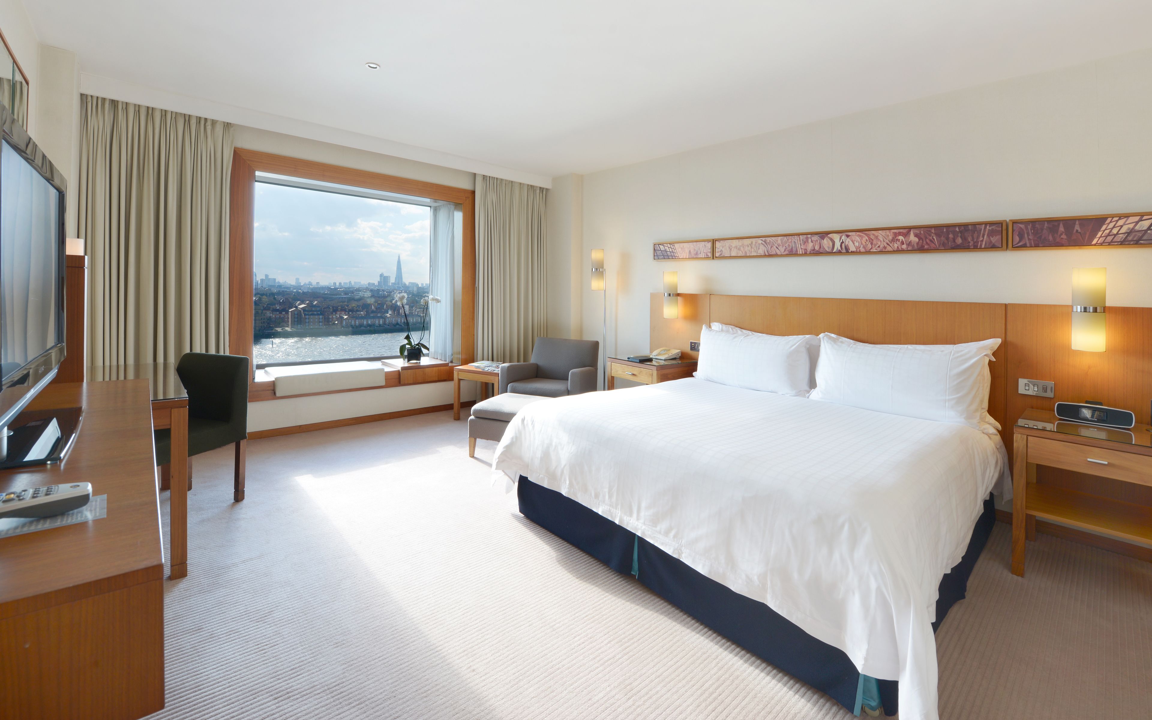 Executive Suite | Egyptian cotton sheets, premium bedding, down duvets, pillow-top beds