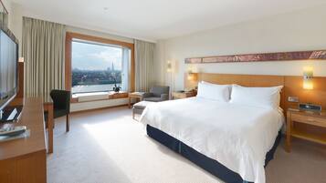 Executive Suite | Egyptian cotton sheets, premium bedding, down duvets, pillow-top beds