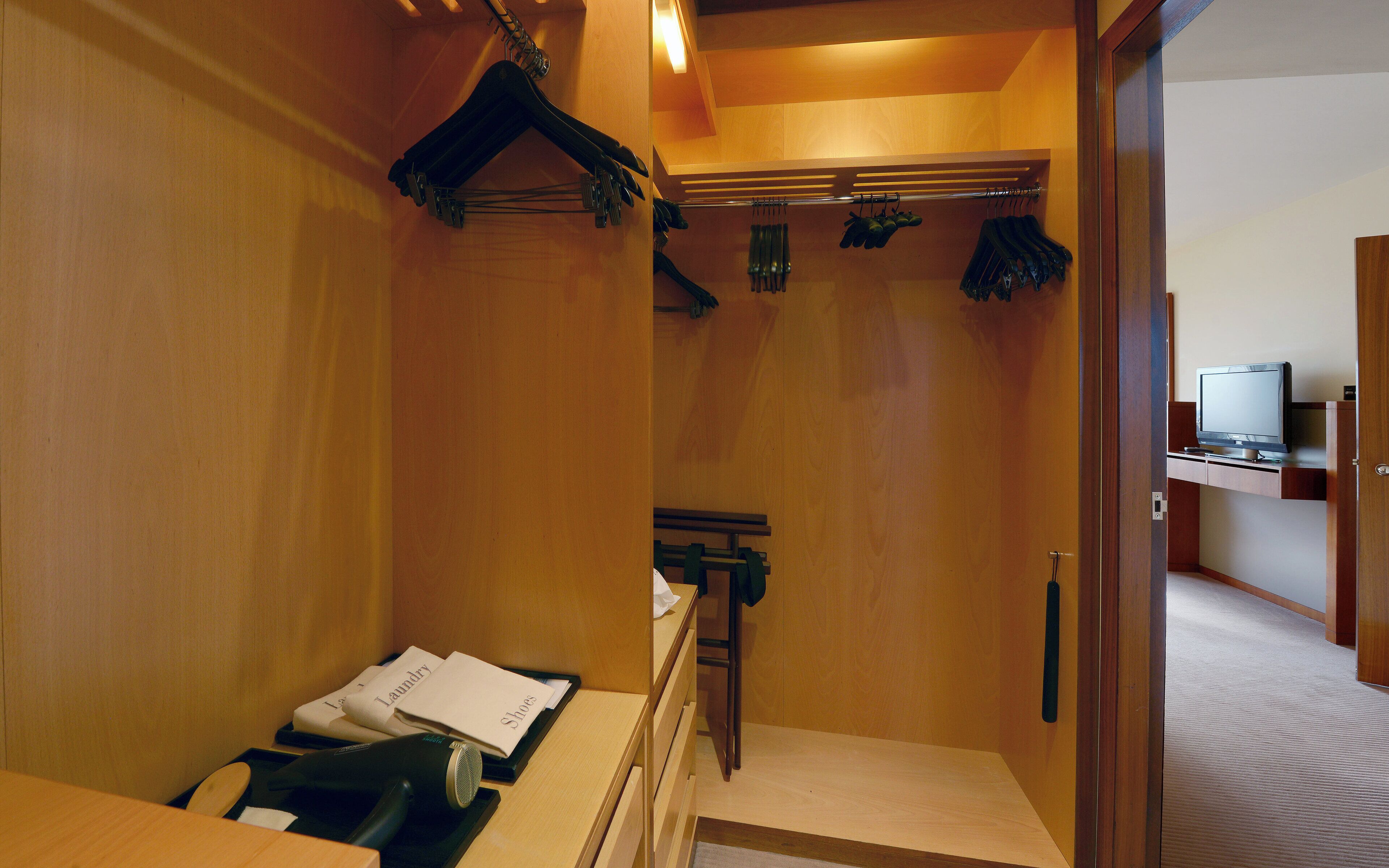 penthouse | wardrobe