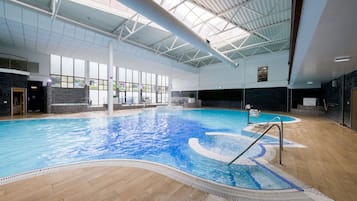 Indoor pool, pool loungers