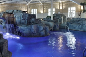 Indoor pool, pool loungers