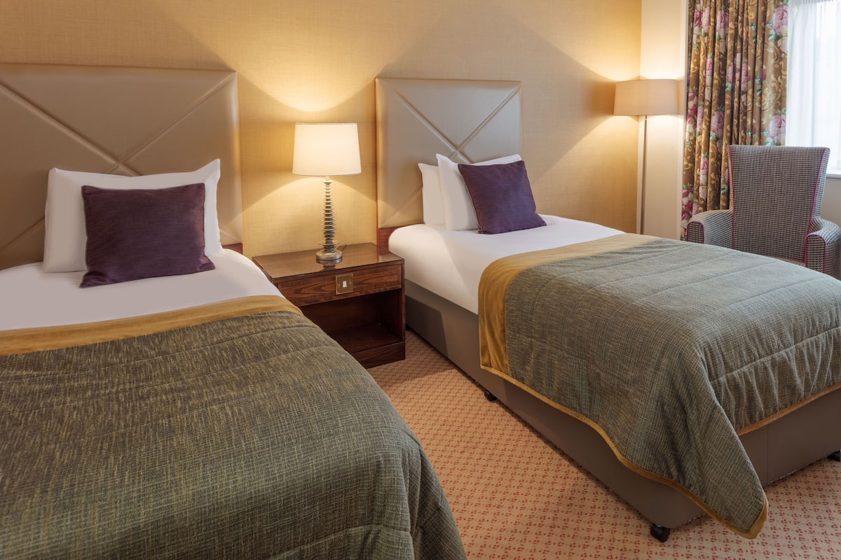 1 bedroom, Egyptian cotton sheets, premium bedding, in-room safe