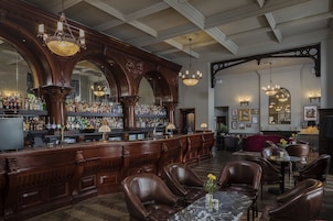 2 bares/lounges, bar de esportes