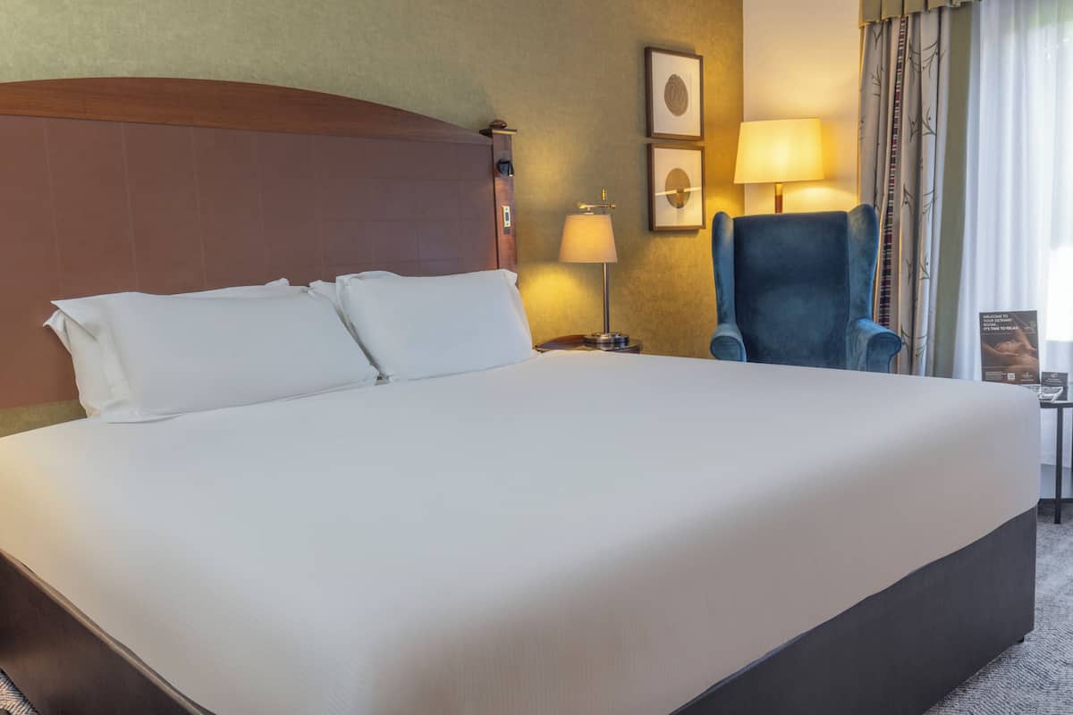 1 bedroom, hypo-allergenic bedding, in-room safe, desk