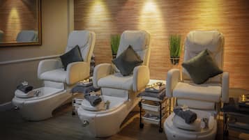 Hot tub, body treatments, aromatherapy, hot stone massages, body wraps