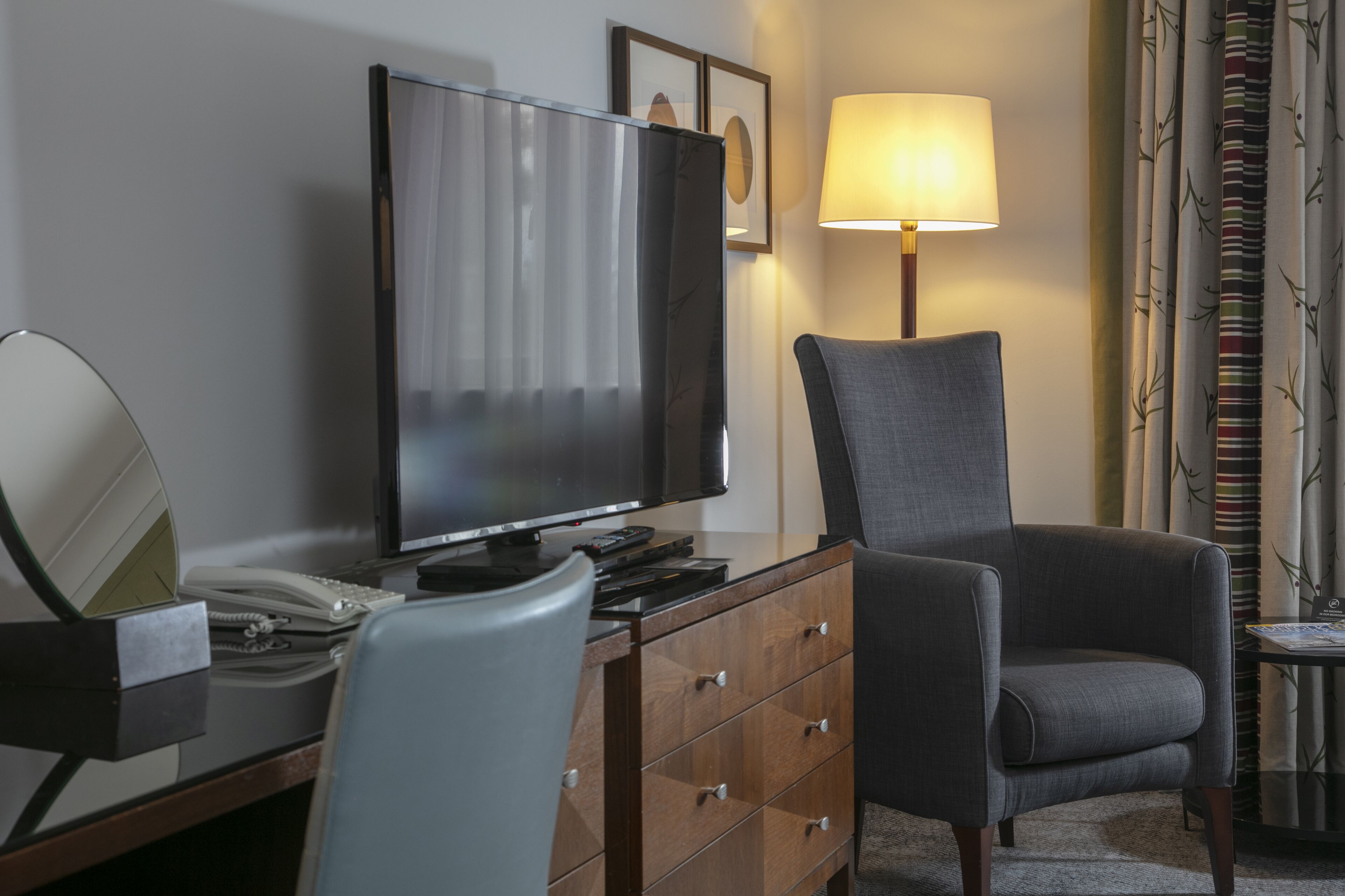 deluxe family room | 1 bedroom, hypo-allergenic bedding, in-room safe, desk