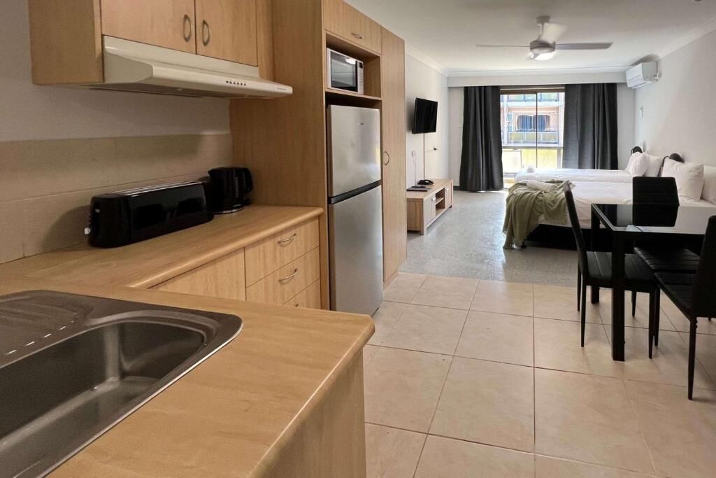 Habitació familiar, diversos llits, no fumadors | Escriptori, planxa i posts de planxar, wifi gratuïta i roba de llit 