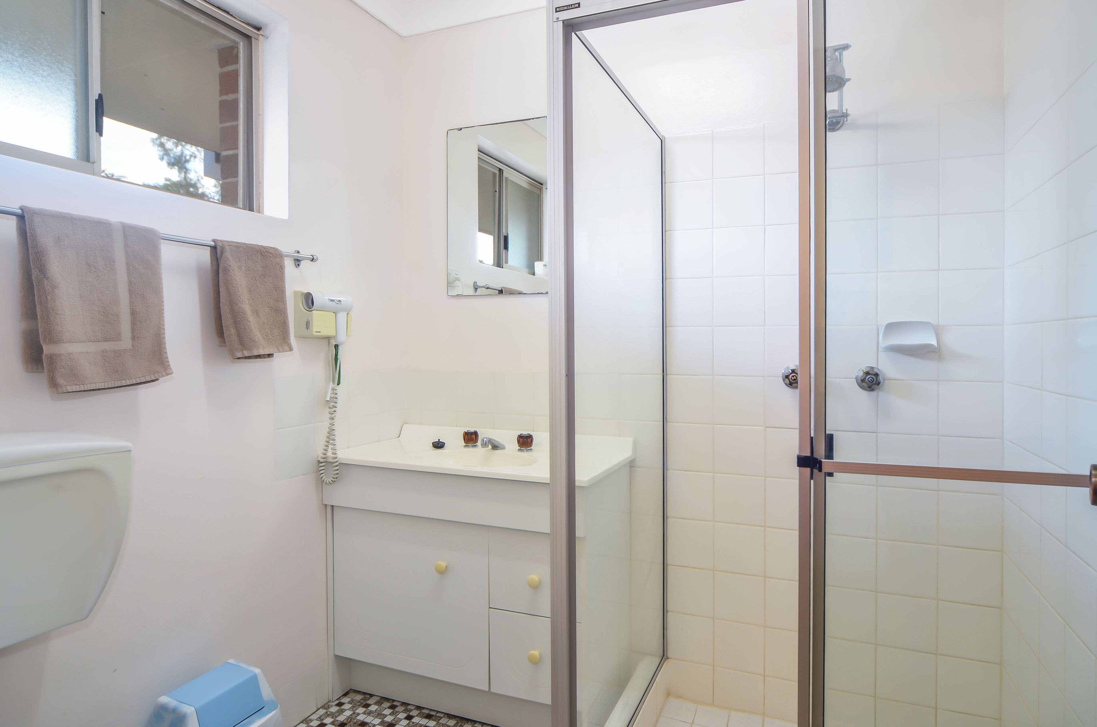 標準客房, 多張床 | 浴室 | 淋浴設備、免費盥洗用品、吹風機、毛巾