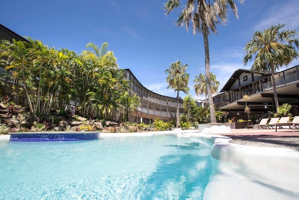 Outdoor pool, sun loungers