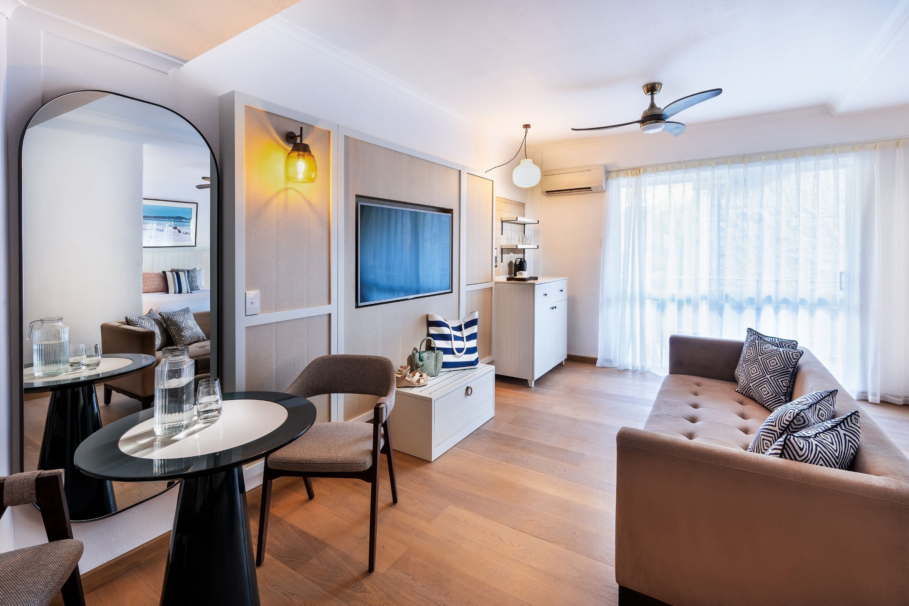 Tremannsrom – superior | Safe på rommet, blendingsgardiner og strykejern/-brett