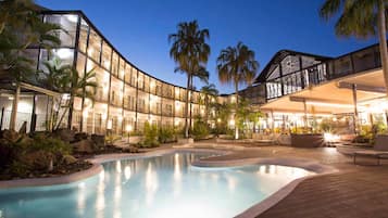 Outdoor pool, pool loungers