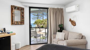 Studio Ocean View | Desk, blackout drapes, soundproofing, iron/ironing board