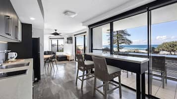 1 Bedroom Beachfront Apartment | Private kitchen