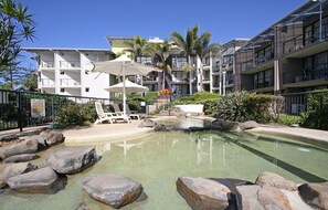 Outdoor pool - Beach Retreat Coolum (Coolum Beach)
