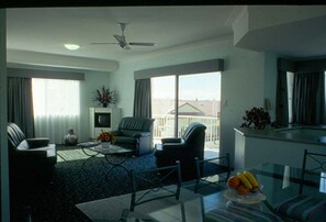 Executive Room, Kitchenette (Executive Suite) | Living room | LCD TV