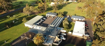 William Macintosh Motor Lodge