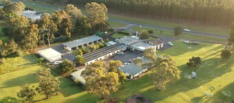 William Macintosh Motor Lodge