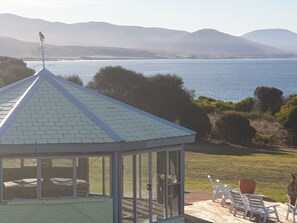 BBQ/picnic area - Diamond Island Resort & Penguin viewing (Bicheno)
